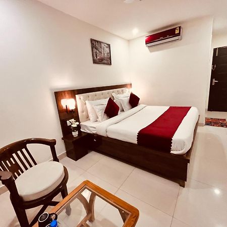 Hotel The Pacific Grand, Haridwār Esterno foto