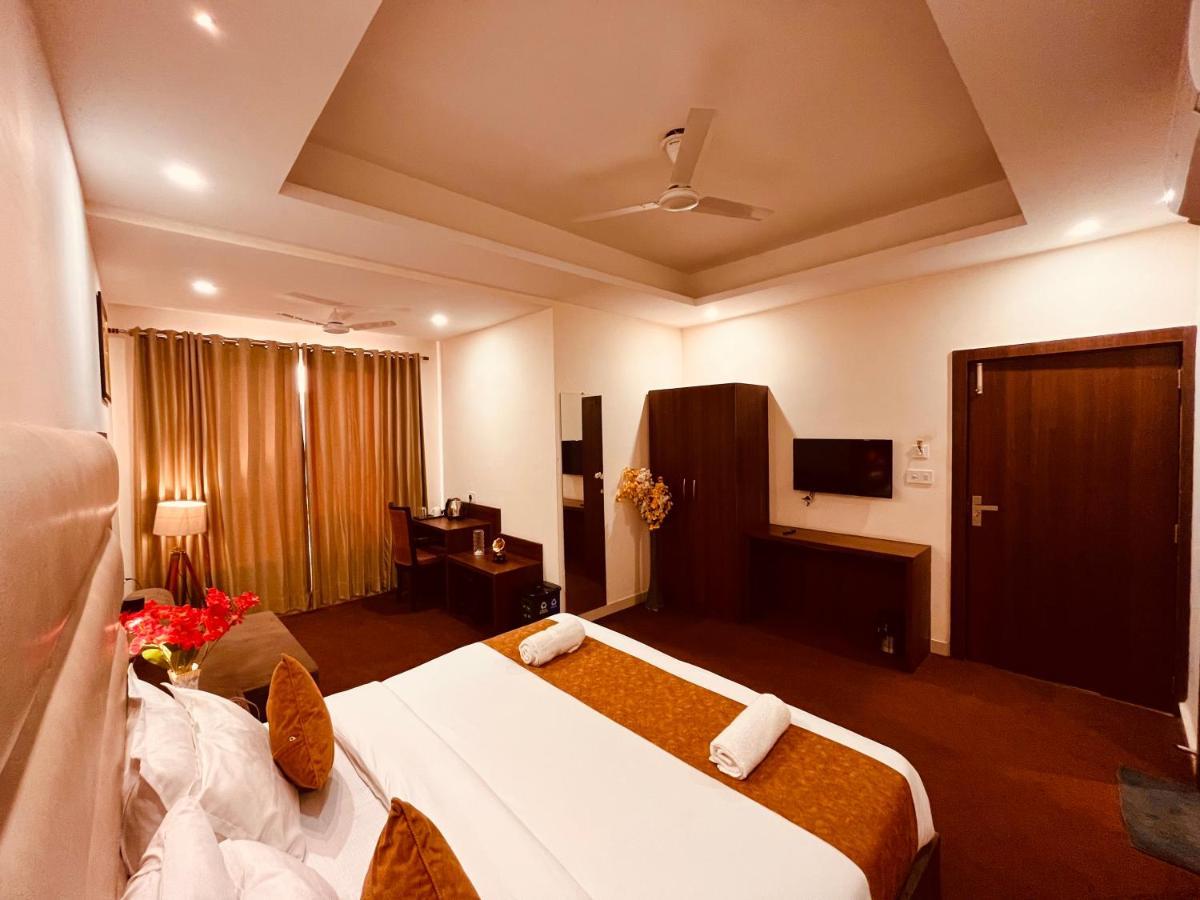 Hotel The Pacific Grand, Haridwār Esterno foto