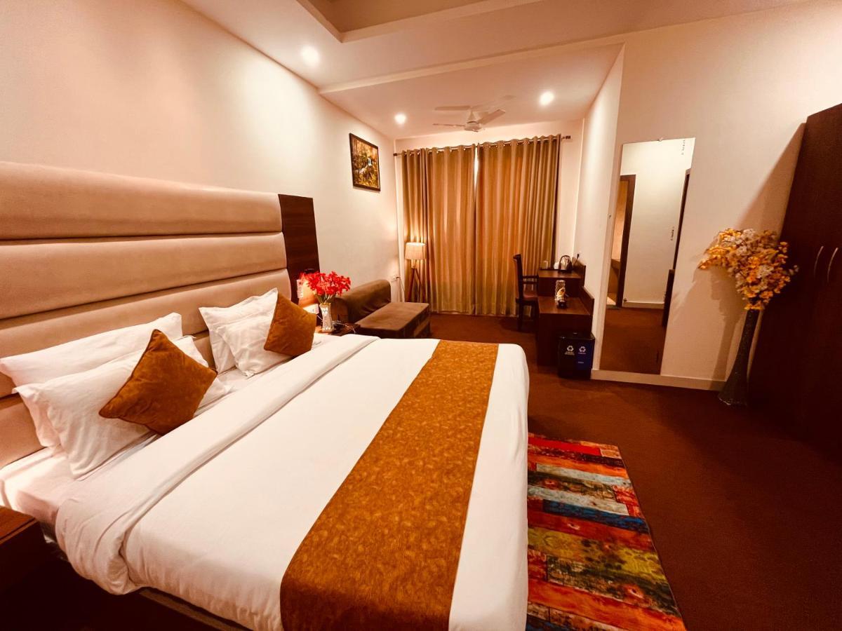 Hotel The Pacific Grand, Haridwār Esterno foto