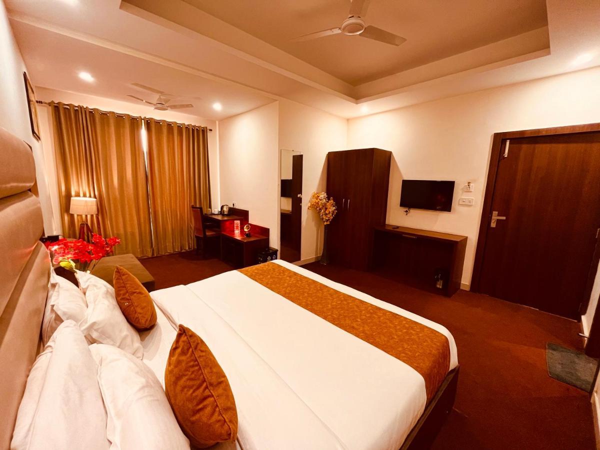 Hotel The Pacific Grand, Haridwār Esterno foto