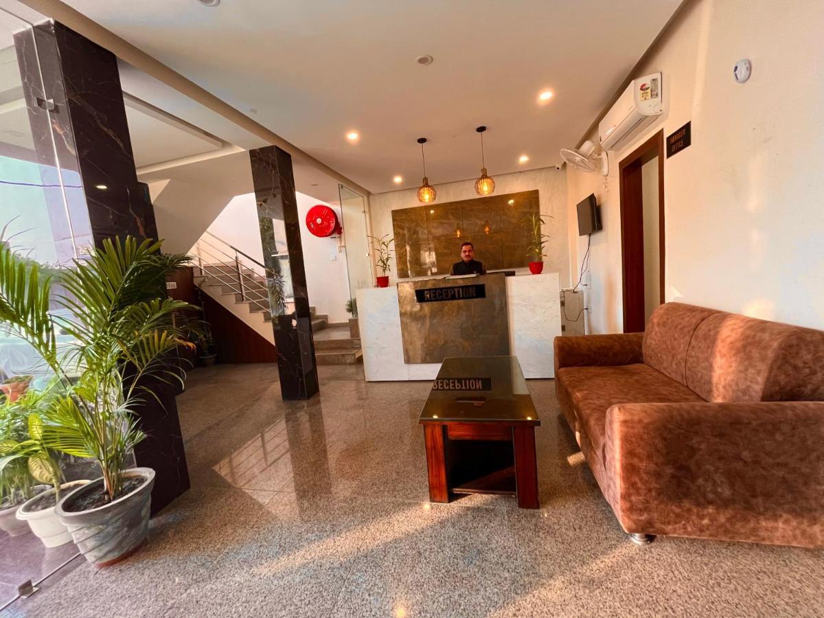 Hotel The Pacific Grand, Haridwār Esterno foto