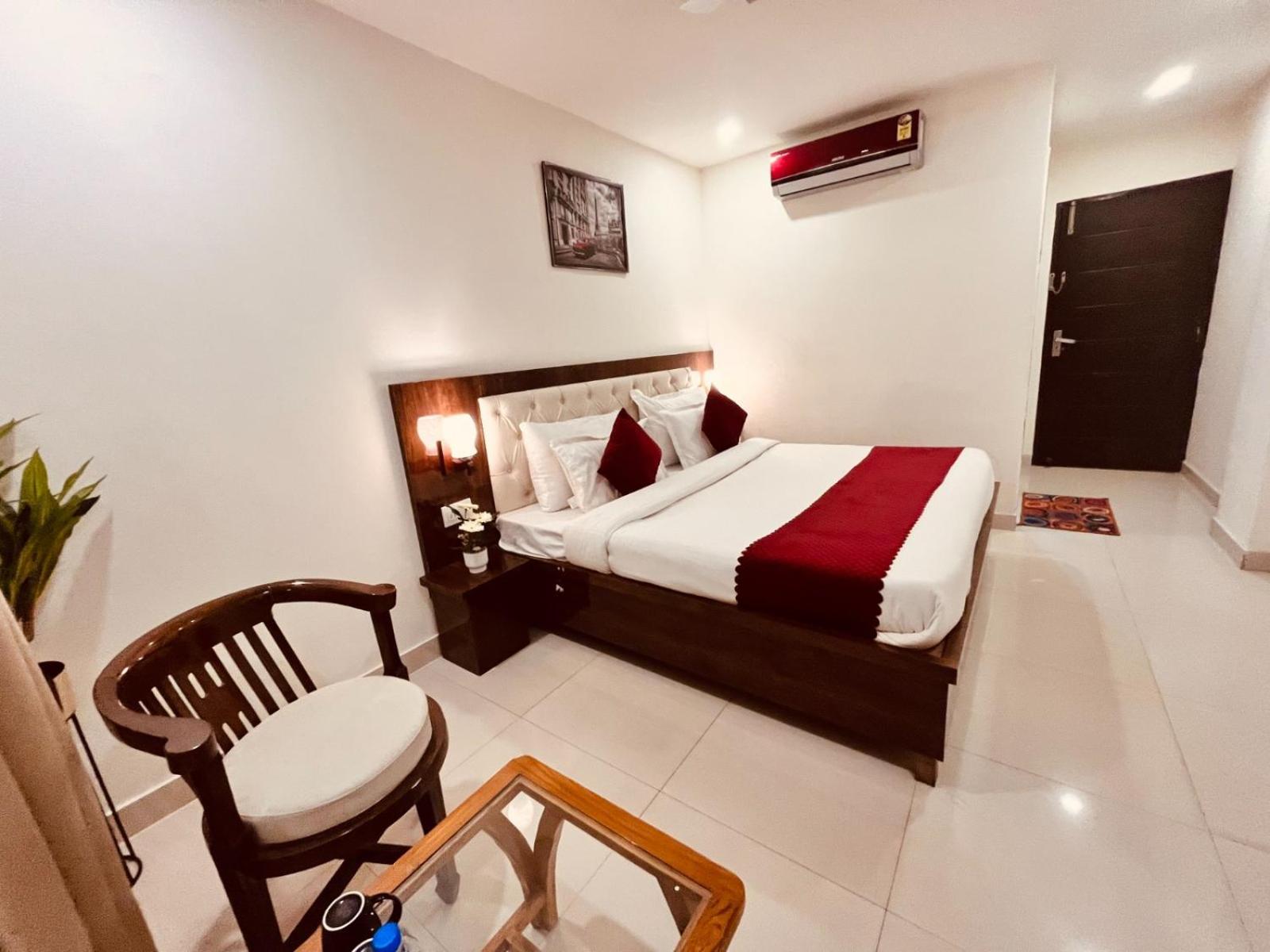 Hotel The Pacific Grand, Haridwār Esterno foto