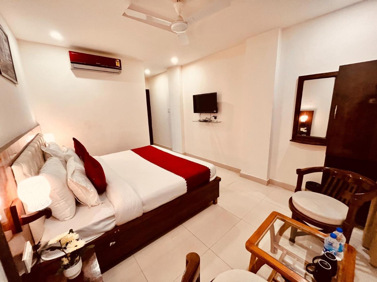 Hotel The Pacific Grand, Haridwār Esterno foto